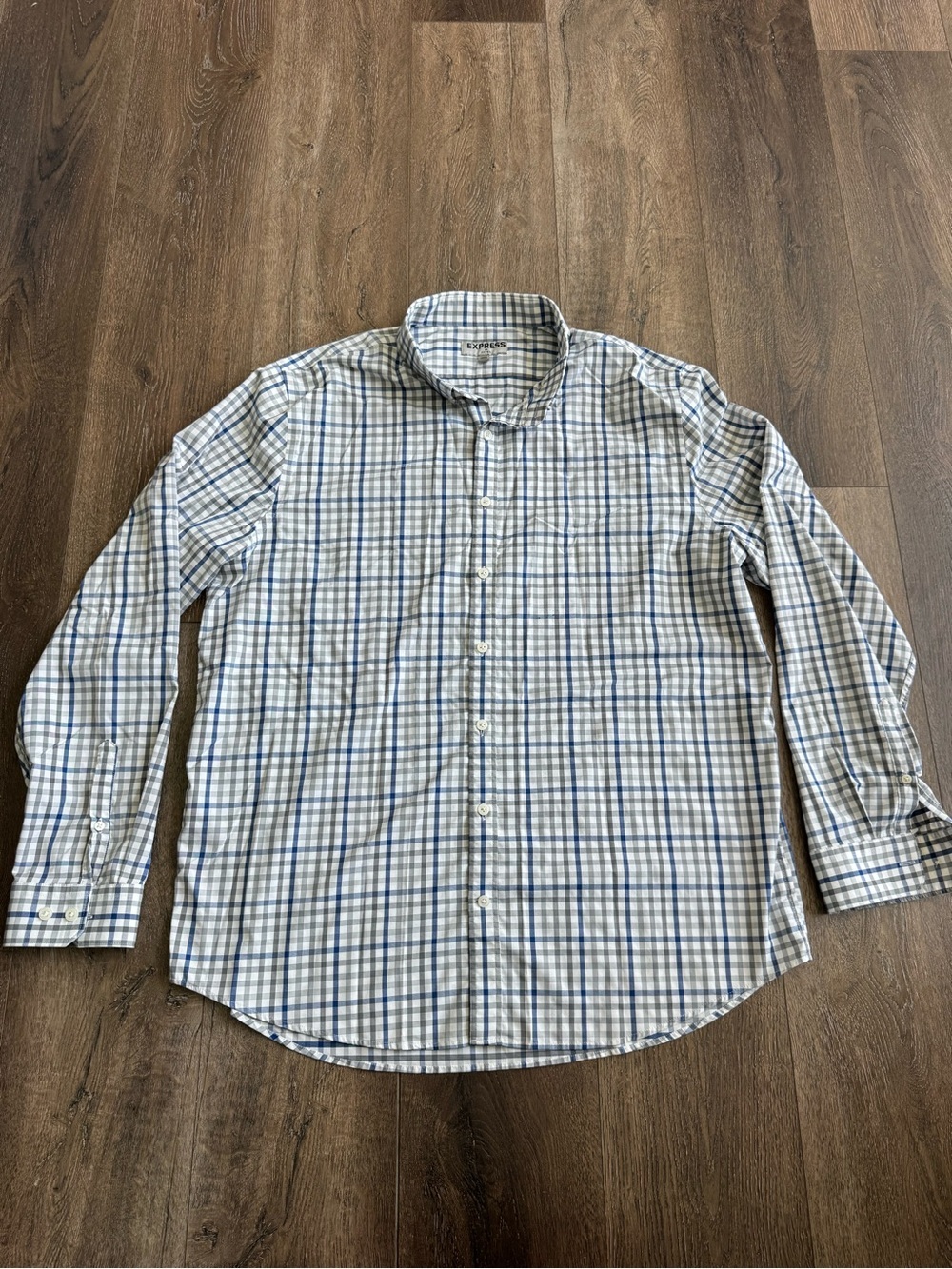 Express Men's Blue and White Check Lightweight Button-Down Shirt Size XL